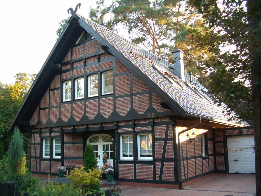 Traditionelles Fachwerk-Landhaus 1,5 geschossig, ohne Kniestock, 45°-Dach