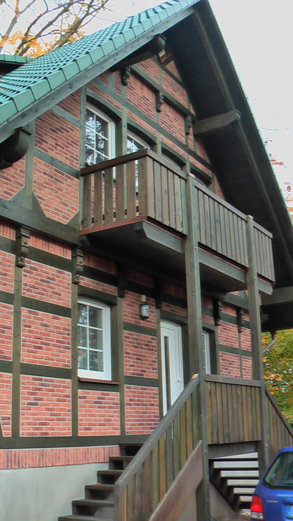 Traditionelles Fachwerk-Landhaus 1,5 geschossig, mit Balkon