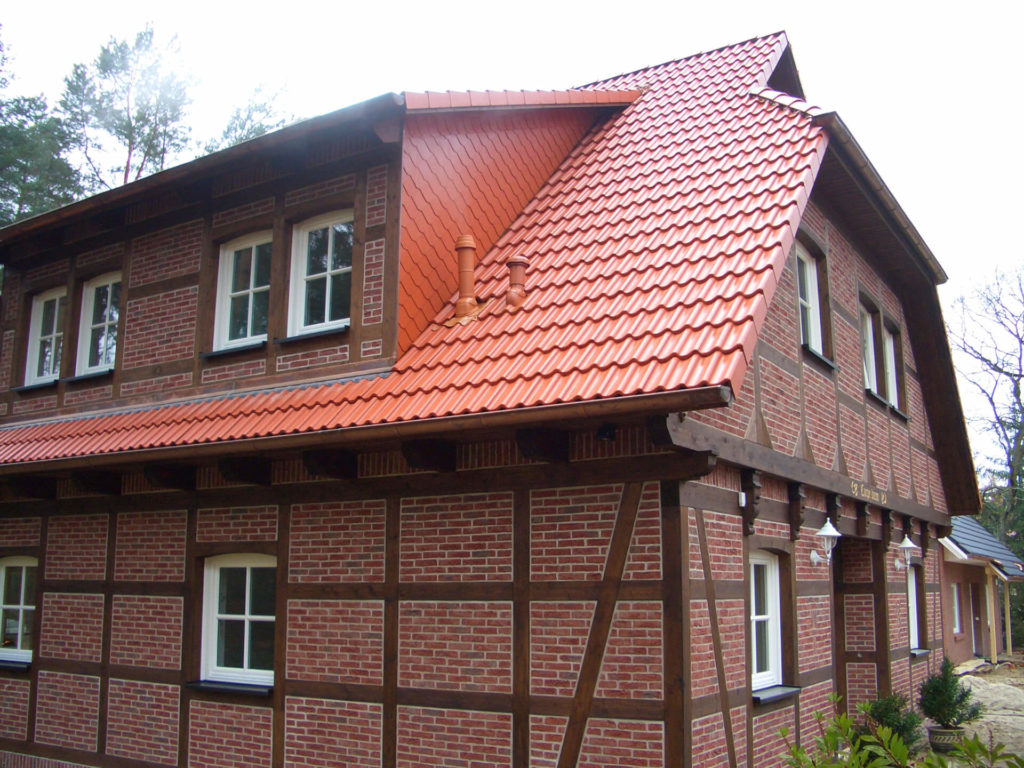 Traditionelles Fachwerk-Landhaus 1,5 geschossig, mit Schlepp-Gauben
